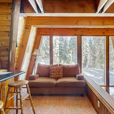 Retro Family Gathering Home In Tahoe Donner